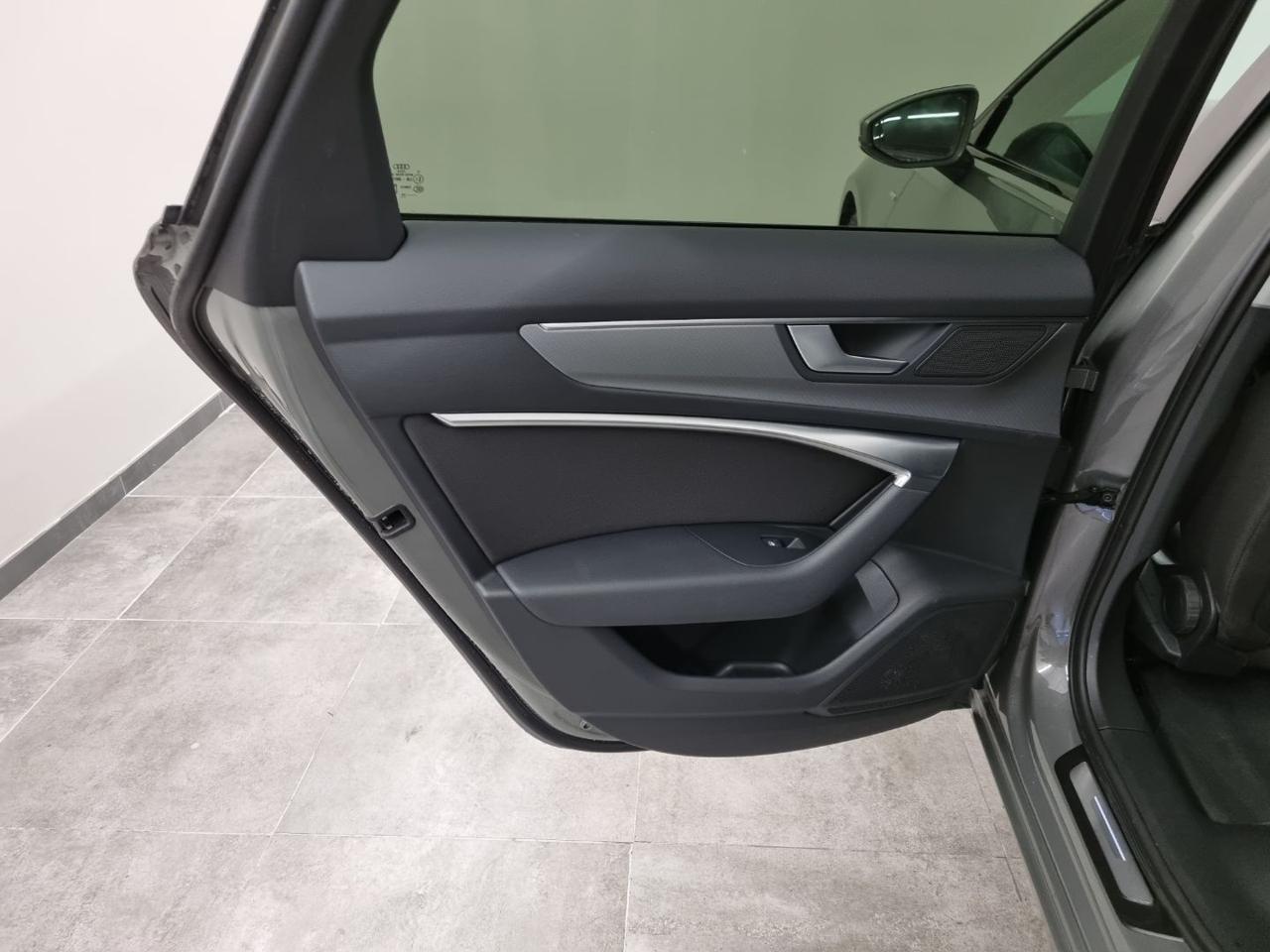 AUDI A6 Avant 40 2.0 TDI quattro ultra S tronic S line edi - 29