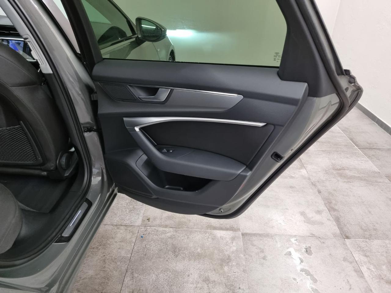 AUDI A6 Avant 40 2.0 TDI quattro ultra S tronic S line edi - 38