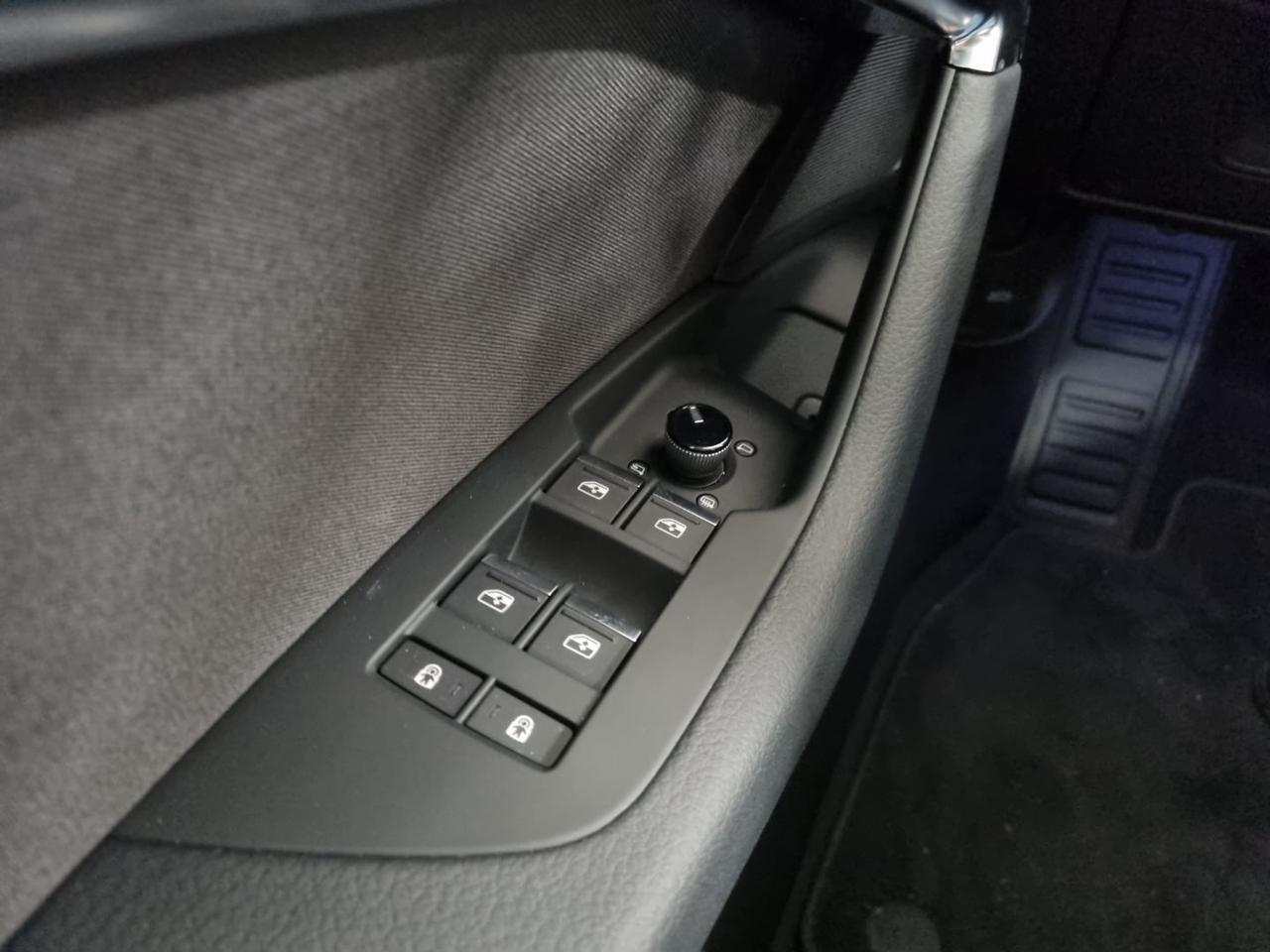 AUDI A6 Avant 40 2.0 TDI quattro ultra S tronic S line edi - 19