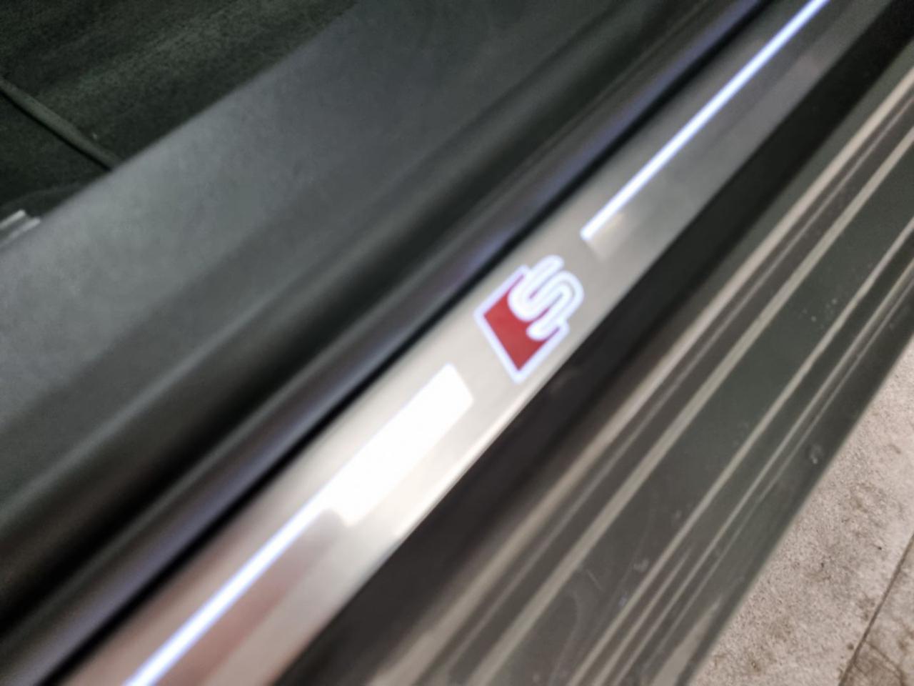 AUDI A6 Avant 40 2.0 TDI quattro ultra S tronic S line edi - 42