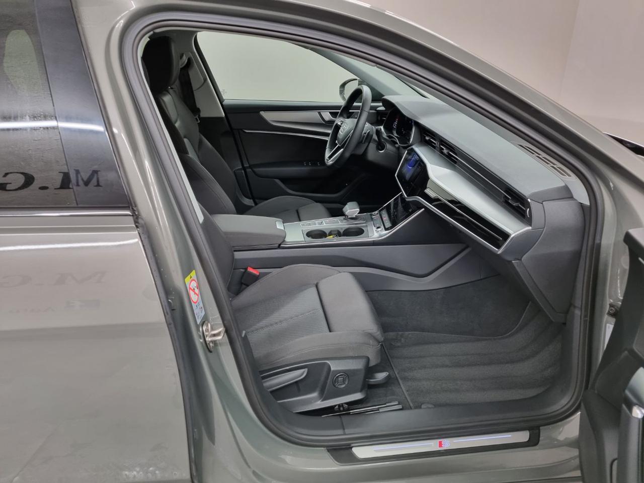 AUDI A6 Avant 40 2.0 TDI quattro ultra S tronic S line edi - 11