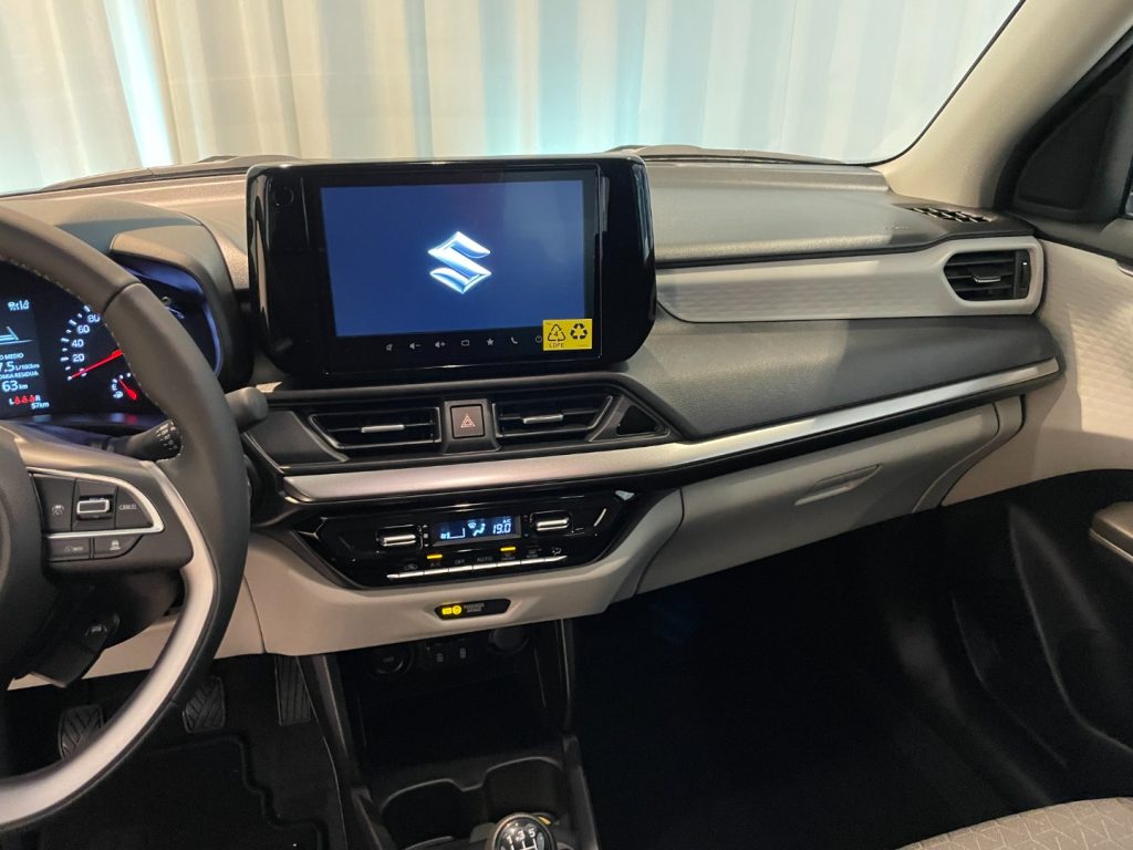 SUZUKI Swift 1.2 Hybrid 4WD AllGrip Top Navi DAB+ LED - 8