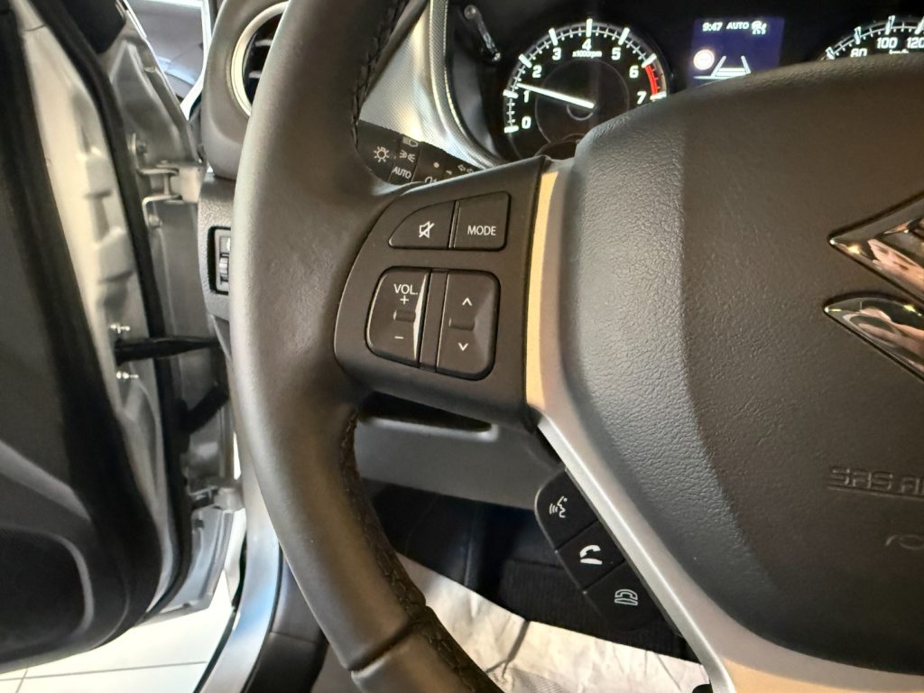 SUZUKI Vitara 1.4 Hybrid 4WD Aut. AllGrip Starview LED Navi PANO - 6