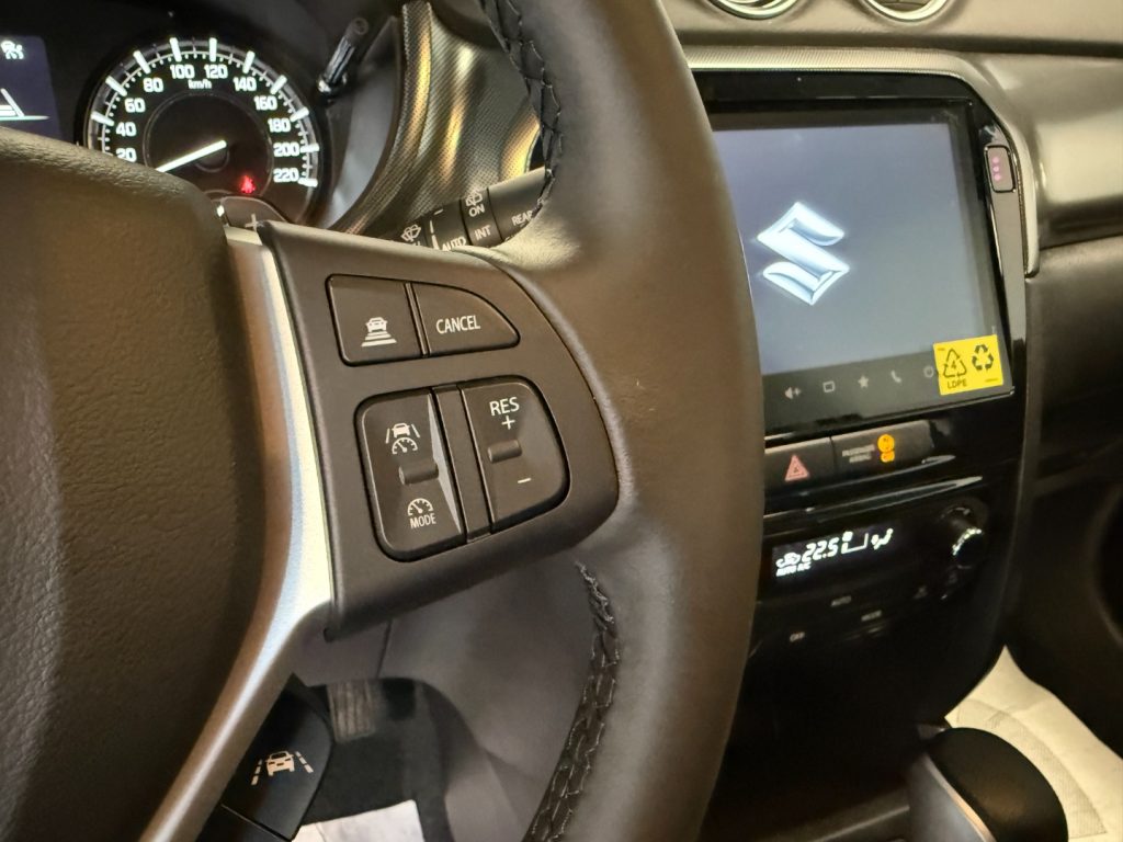 SUZUKI Vitara 1.4 Hybrid 4WD Aut. AllGrip Starview LED Navi PANO - 7