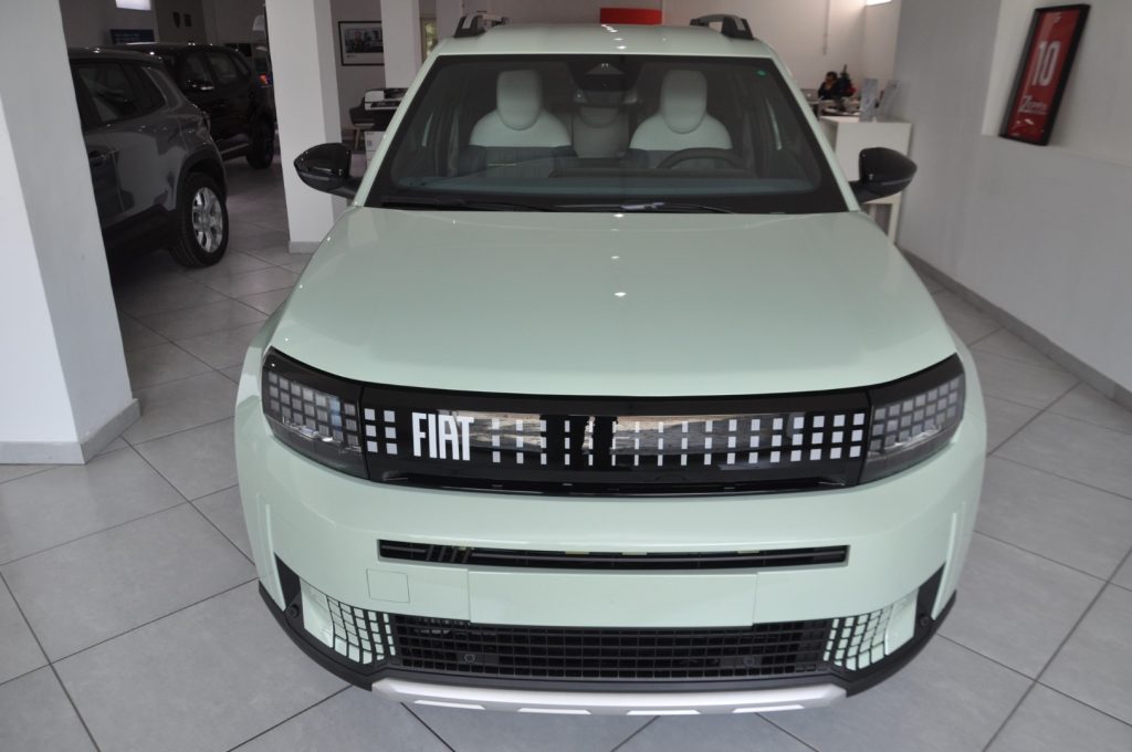 FIAT Grande Panda 1.2 Hybrid 110 CV S&S La Prima - 2