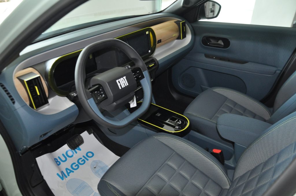 FIAT Grande Panda 1.2 Hybrid 110 CV S&S La Prima - 8