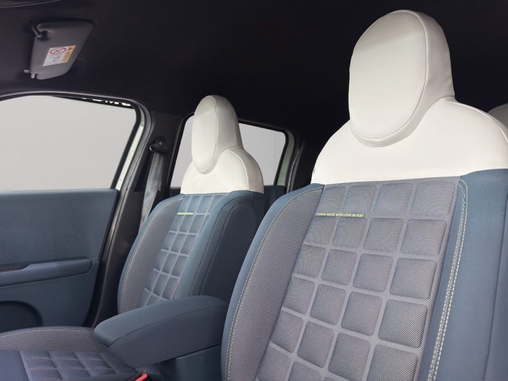 FIAT Grande Panda 1.2 Hybrid 110 CV S&S La Prima - 15