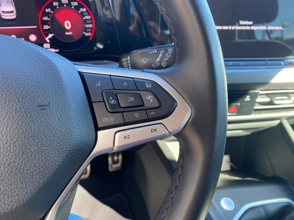 VOLKSWAGEN Golf 8 1.0 Active *Sedili riscaldati*Navi*Lega - 11