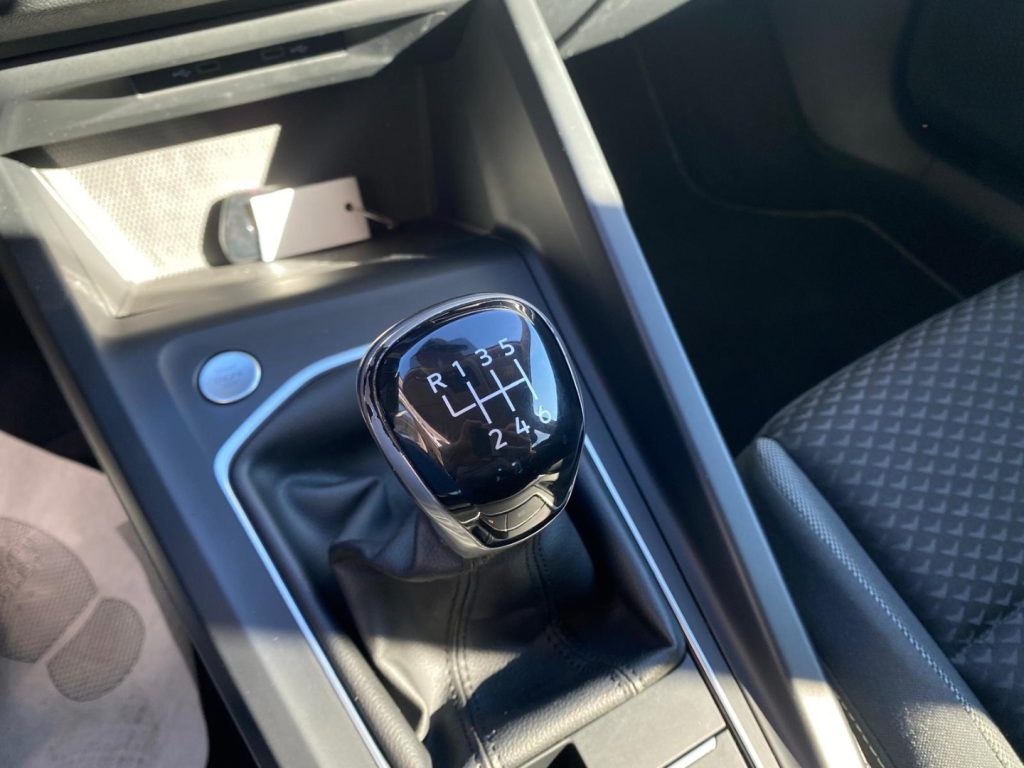 VOLKSWAGEN Golf 8 1.0 Active *Sedili riscaldati*Navi*Lega - 12