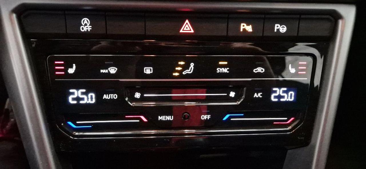 VOLKSWAGEN T-Roc 1.0 TSI Life in Garanzia uff.+sedili riscaldati - 9