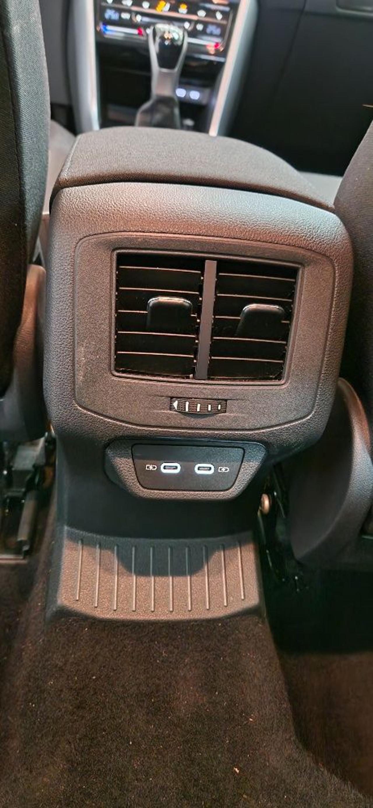 VOLKSWAGEN T-Roc 1.0 TSI Life in Garanzia uff.+sedili riscaldati - 17