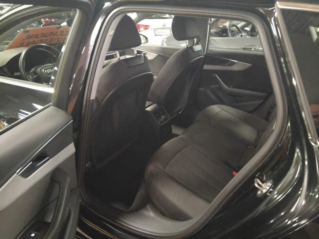 AUDI A4 Avant 35 TDI S tron. Business Advanced MHEV 163 HP - 7