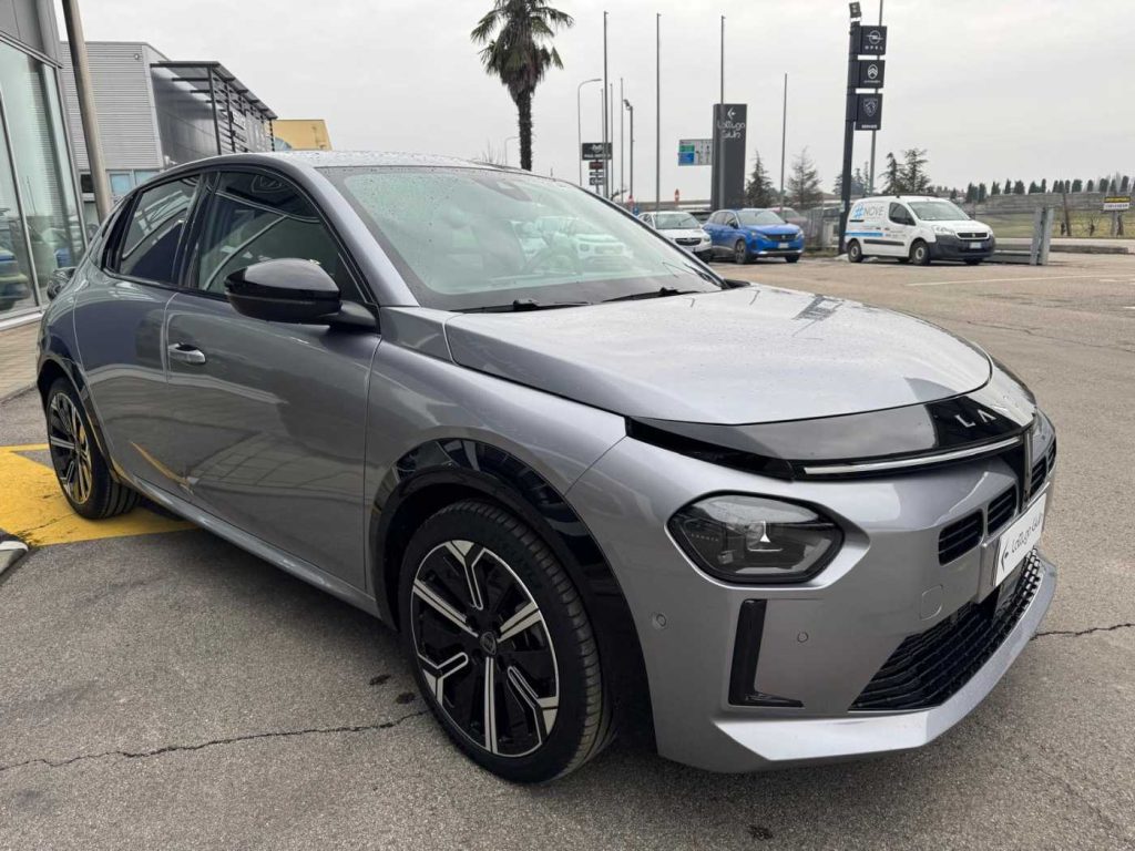 LANCIA Ypsilon Hybrid e-DCT LX - 4