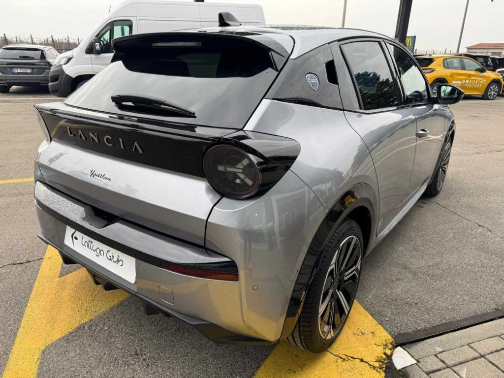 LANCIA Ypsilon Hybrid e-DCT LX - 6