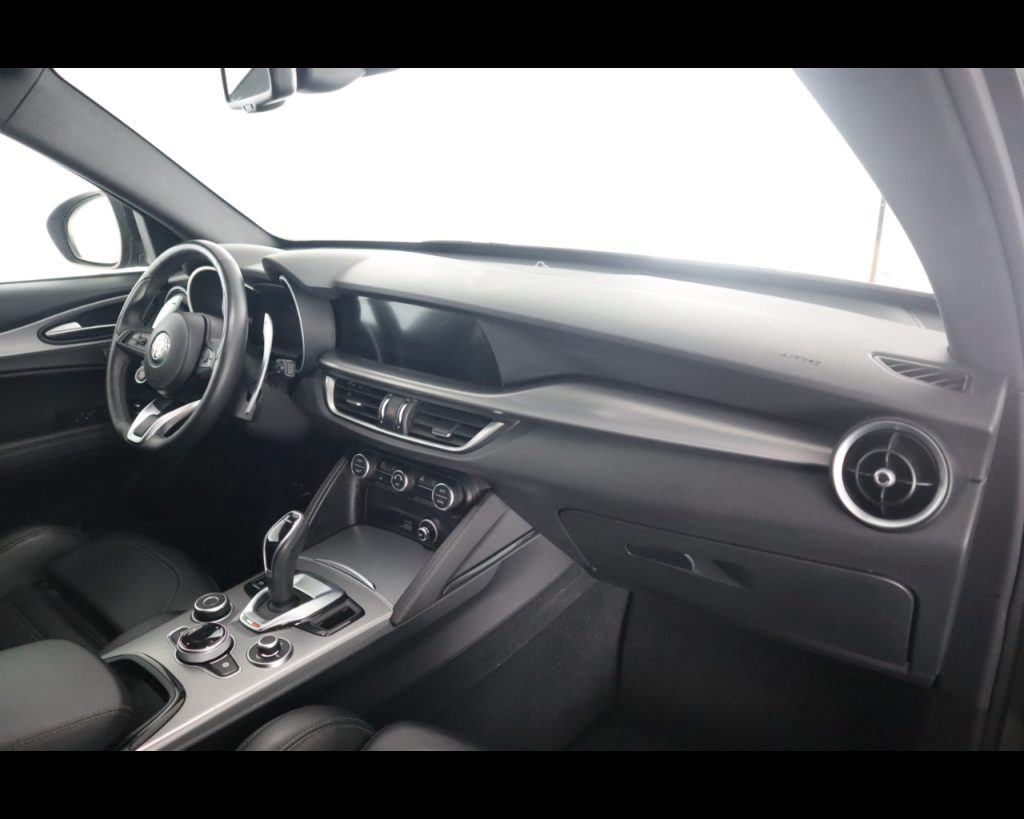 ALFA ROMEO Stelvio 2023 -  2.2 t Veloce Q4 210cv auto - 16