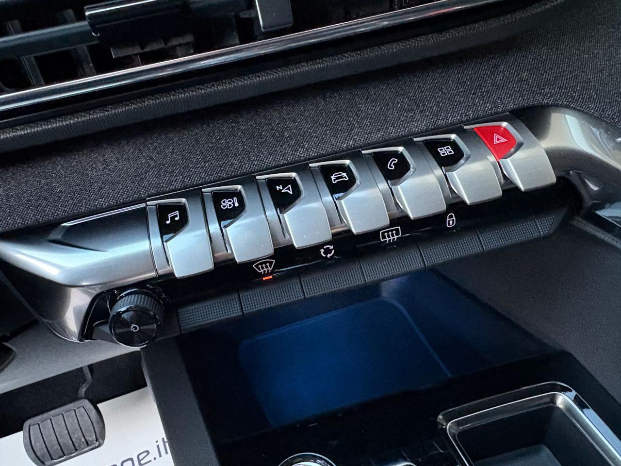 PEUGEOT 3008 1.5 BlueHDi 130 S&S Allure Pack C.AUTOMATICO - 22