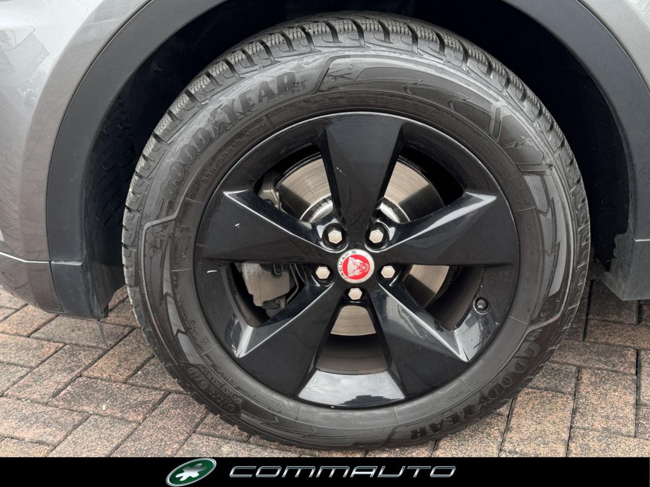 JAGUAR E-Pace 2.0D 150 CV AWD aut. R-Dynamic S - 8