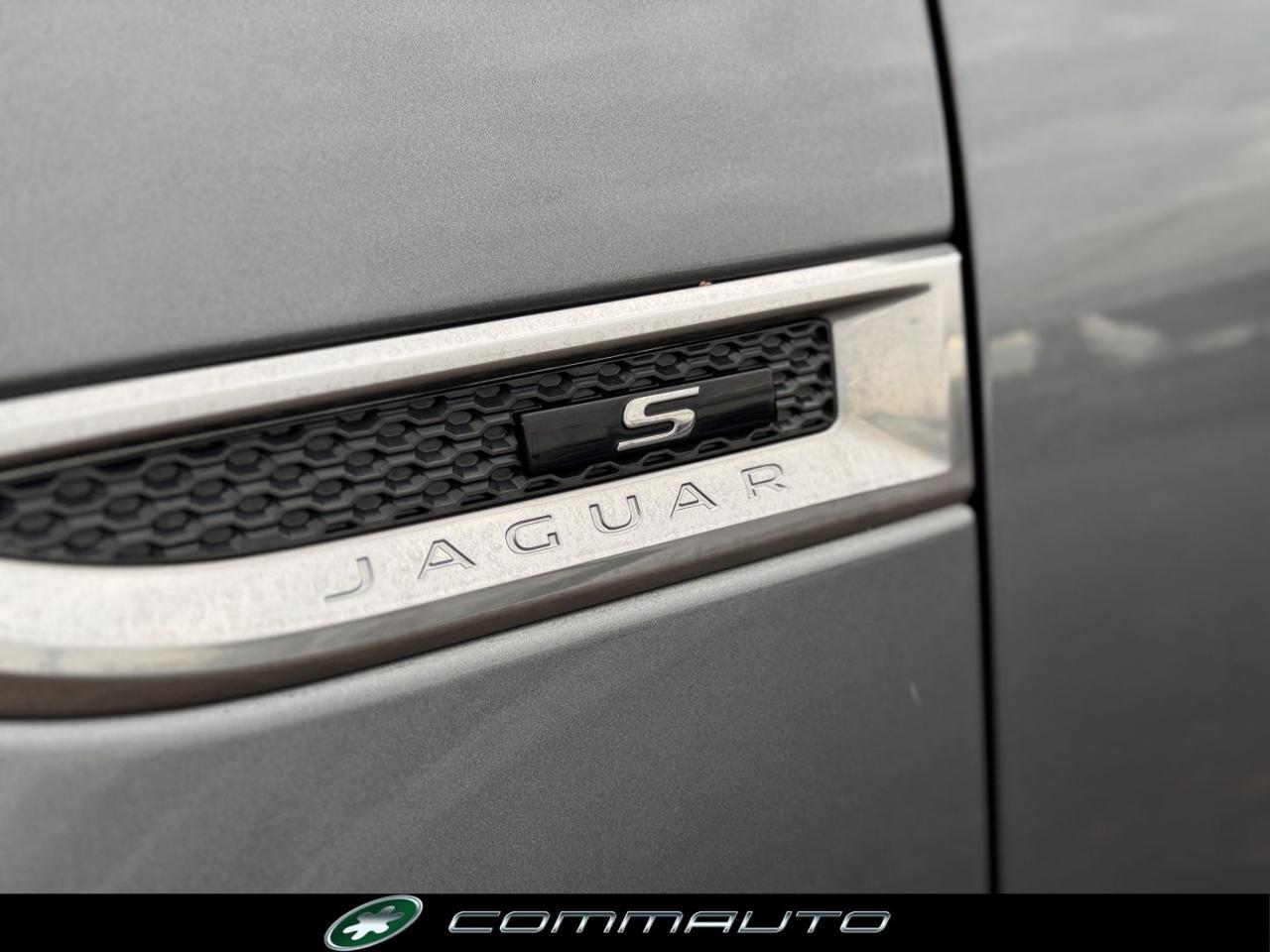 JAGUAR E-Pace 2.0D 150 CV AWD aut. R-Dynamic S - 9