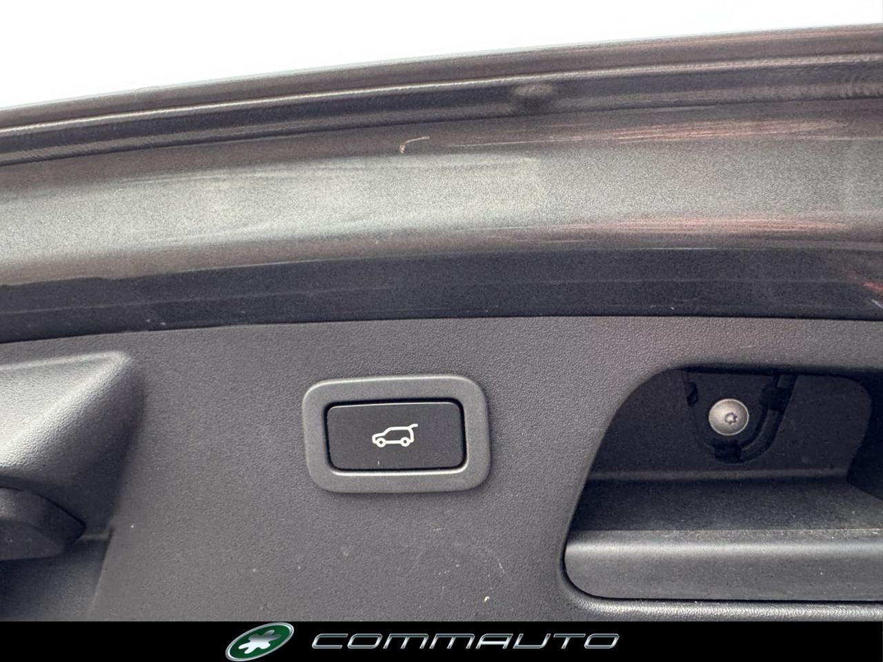 JAGUAR E-Pace 2.0D 150 CV AWD aut. R-Dynamic S - 29