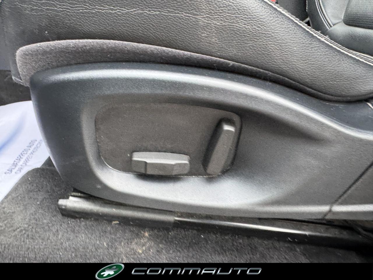 JAGUAR E-Pace 2.0D 150 CV AWD aut. R-Dynamic S - 30