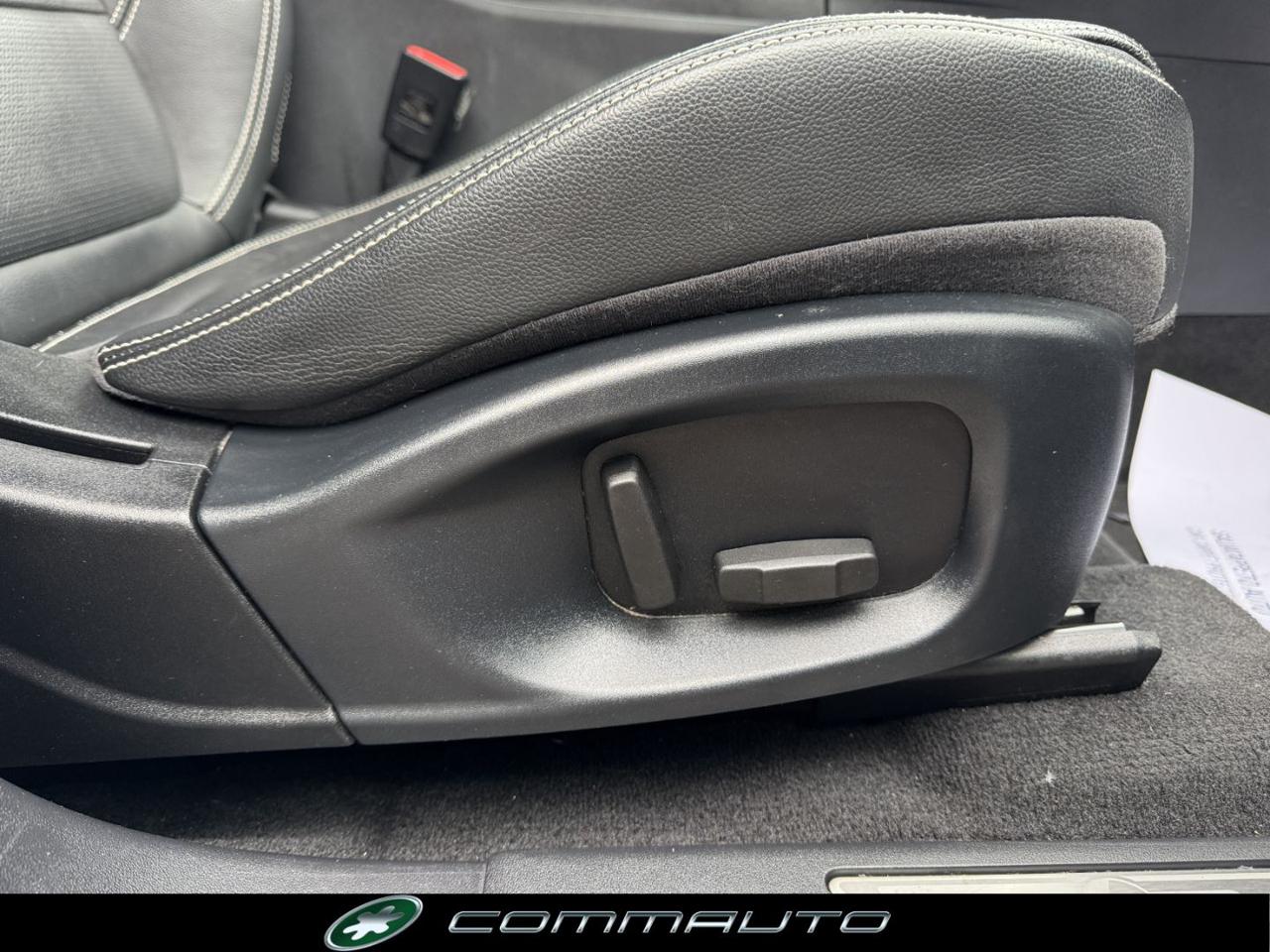 JAGUAR E-Pace 2.0D 150 CV AWD aut. R-Dynamic S - 27