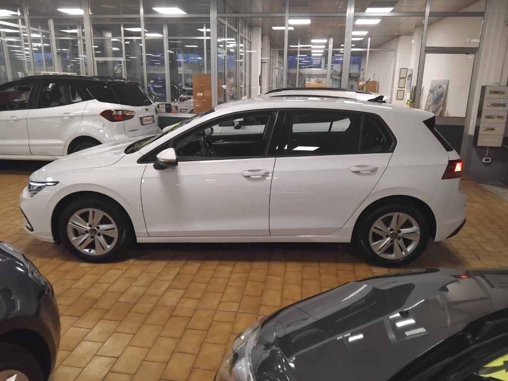 VOLKSWAGEN Golf 1.0 eTSI EVO Life MHEV - 4