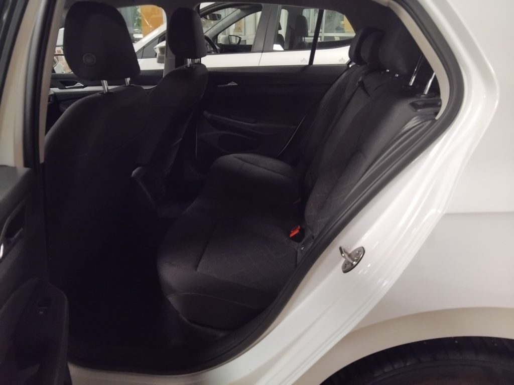 VOLKSWAGEN Golf 1.0 eTSI EVO Life MHEV - 9