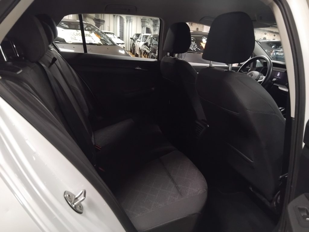 VOLKSWAGEN Golf 1.0 eTSI EVO Life MHEV - 11