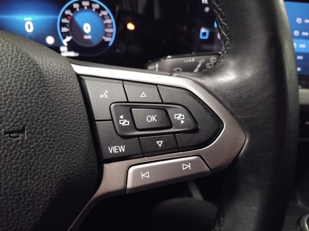 VOLKSWAGEN Golf 1.0 eTSI EVO Life MHEV - 18