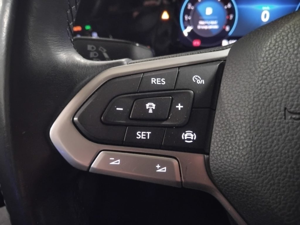 VOLKSWAGEN Golf 1.0 eTSI EVO Life MHEV - 19