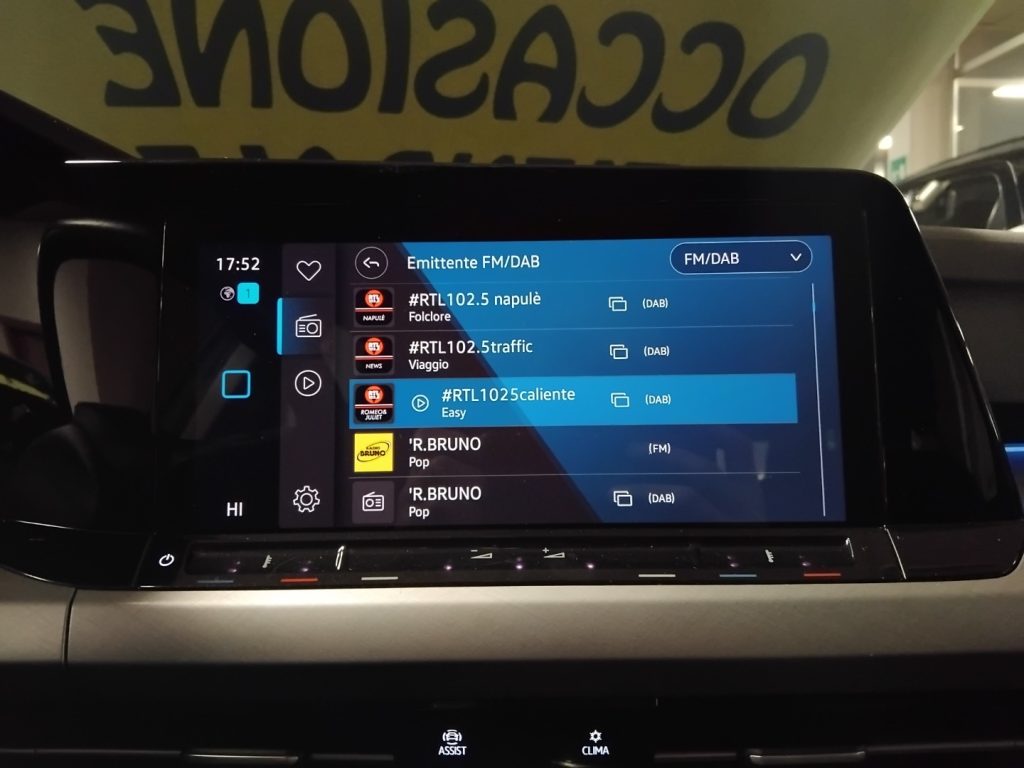 VOLKSWAGEN Golf 1.0 eTSI EVO Life MHEV - 20