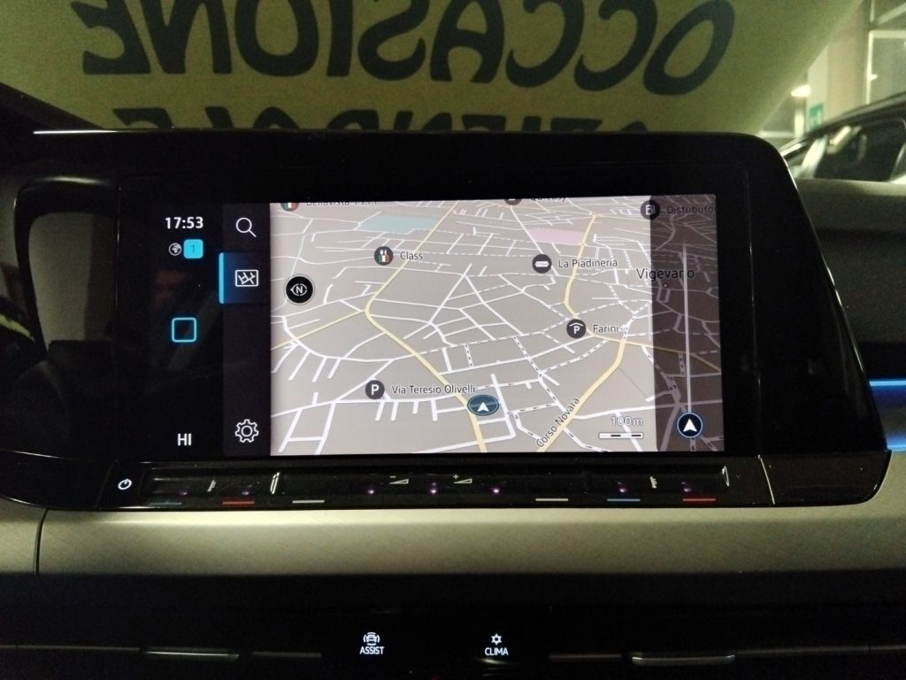 VOLKSWAGEN Golf 1.0 eTSI EVO Life MHEV - 23