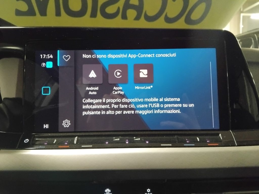 VOLKSWAGEN Golf 1.0 eTSI EVO Life MHEV - 24