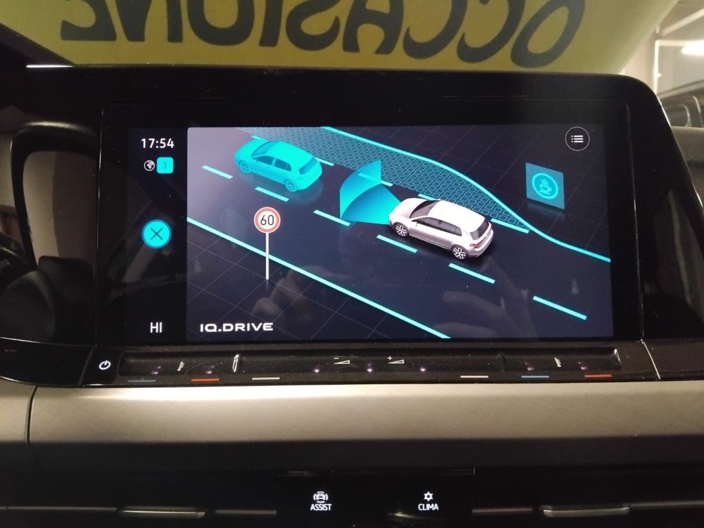 VOLKSWAGEN Golf 1.0 eTSI EVO Life MHEV - 26