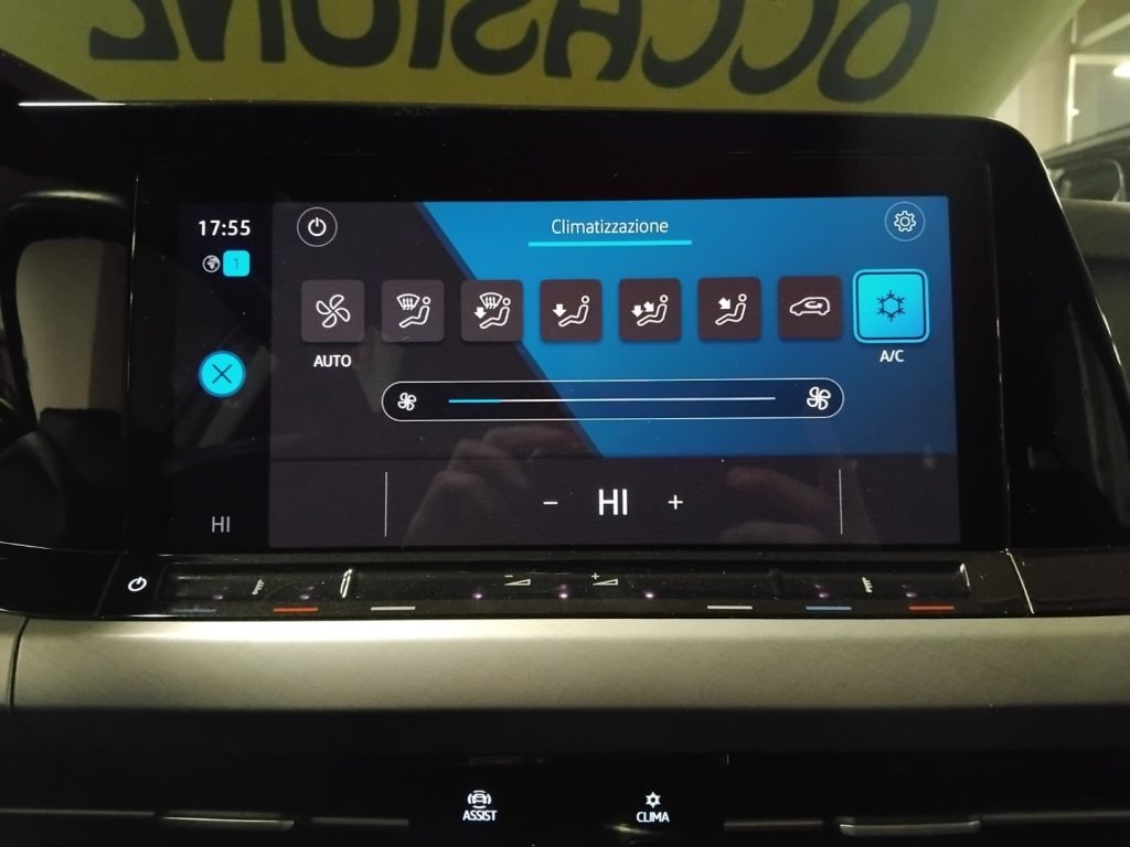 VOLKSWAGEN Golf 1.0 eTSI EVO Life MHEV - 27