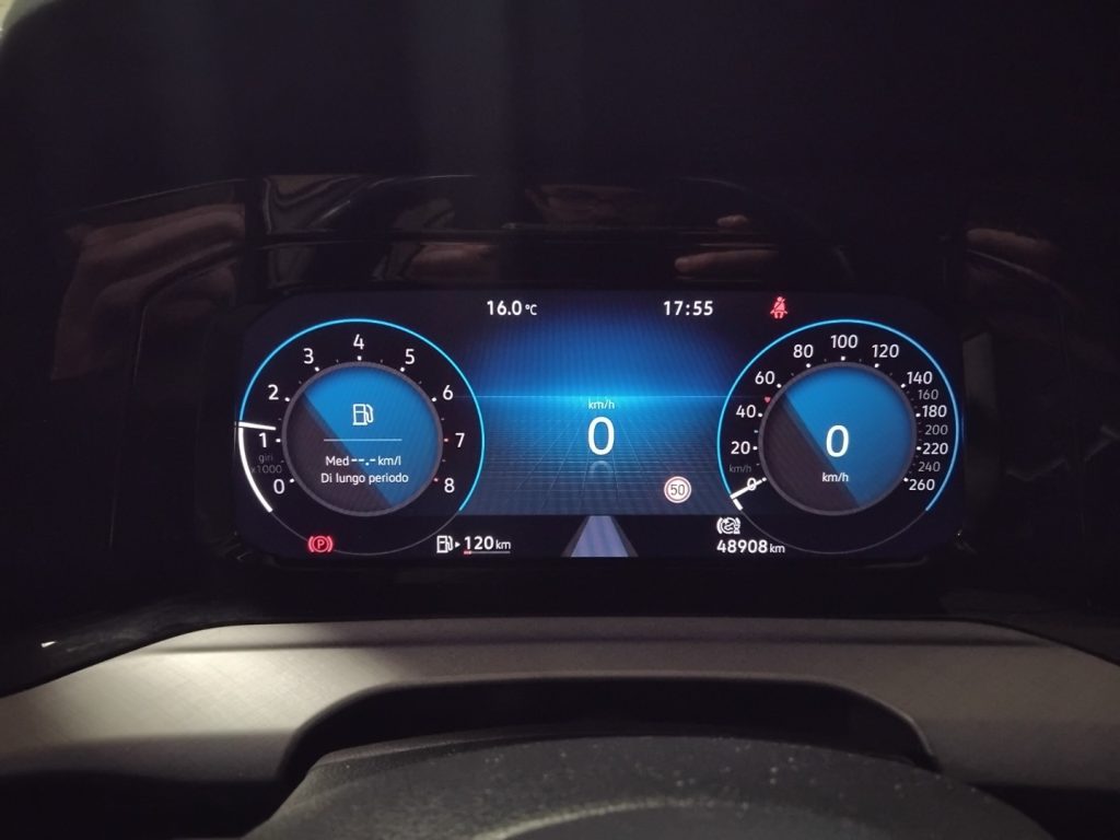 VOLKSWAGEN Golf 1.0 eTSI EVO Life MHEV - 28