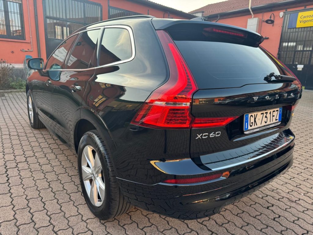 VOLVO XC60 B4(d) 197CV AUT. Mom.Core (AUTOCARRO N1) - 7