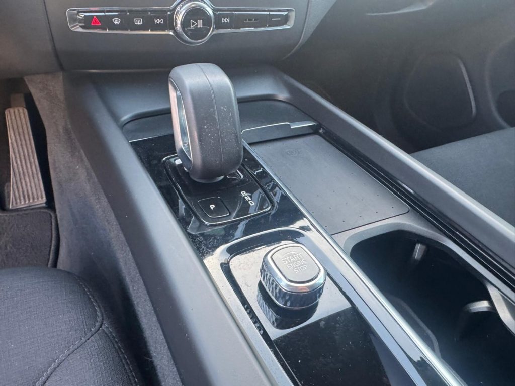 VOLVO XC60 B4(d) 197CV AUT. Mom.Core (AUTOCARRO N1) - 12