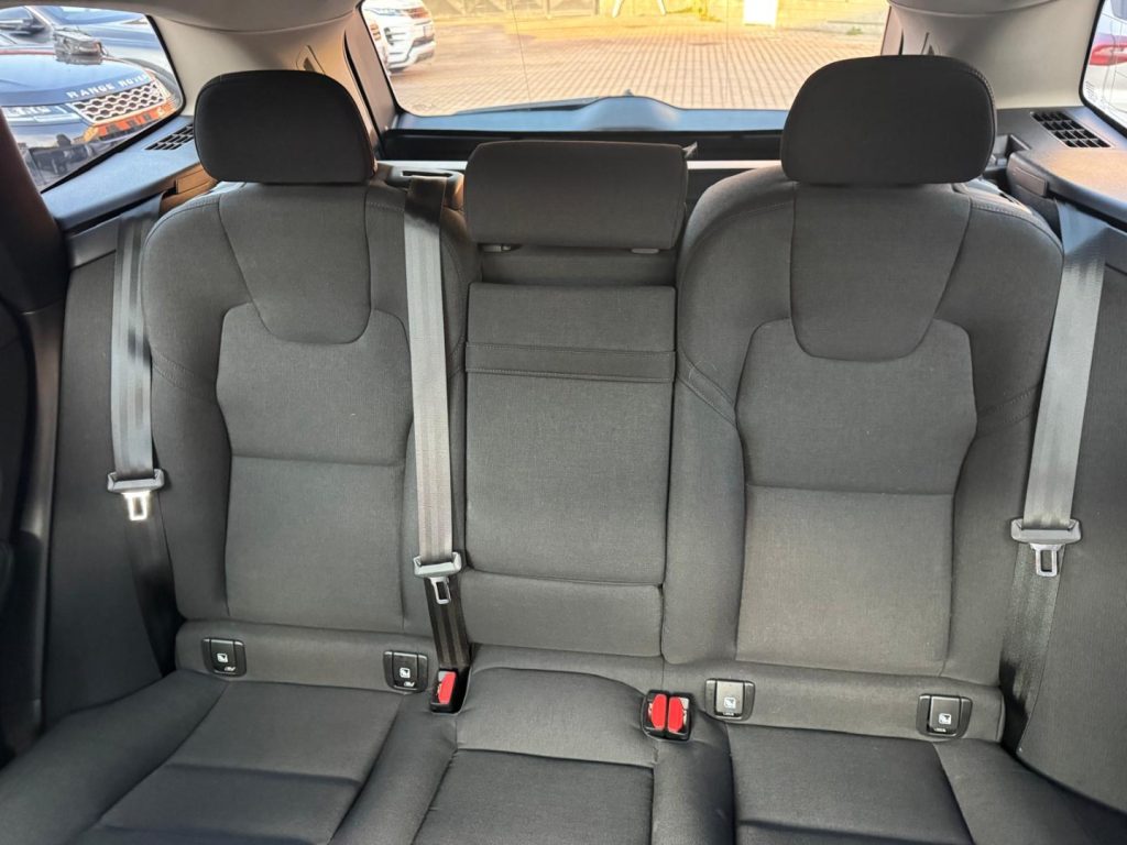 VOLVO XC60 B4(d) 197CV AUT. Mom.Core (AUTOCARRO N1) - 17