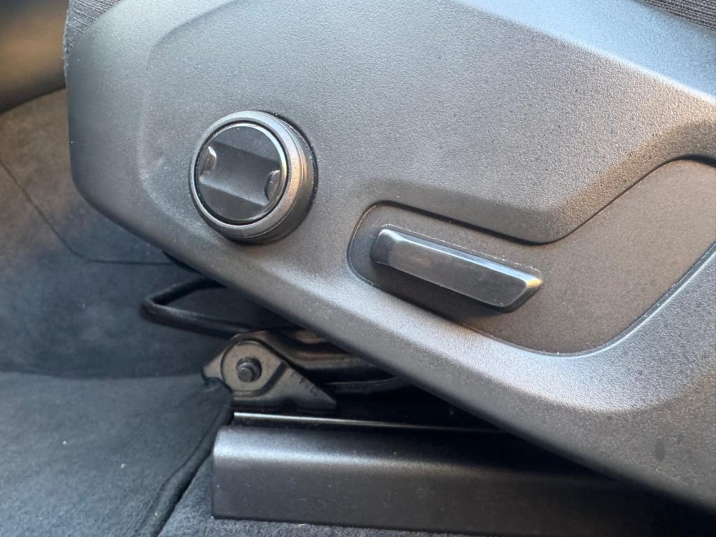 VOLVO XC60 B4(d) 197CV AUT. Mom.Core (AUTOCARRO N1) - 23