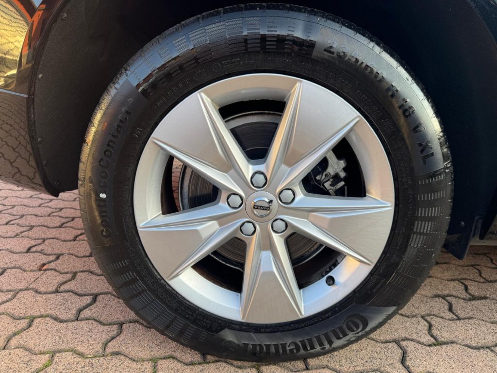 VOLVO XC60 B4(d) 197CV AUT. Mom.Core (AUTOCARRO N1) - 24