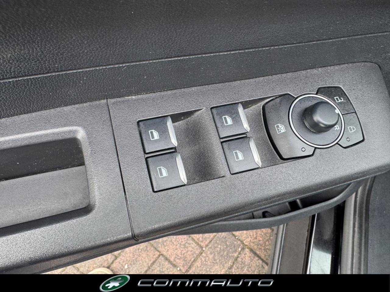 FORD Tourneo Courier 1.0 EcoBoost Titanium - 13