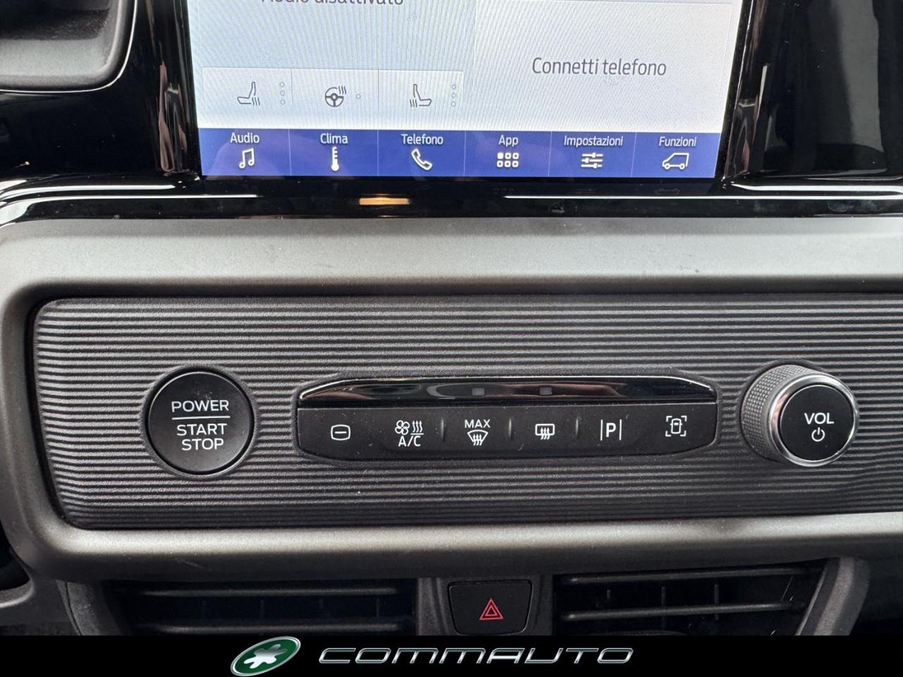 FORD Tourneo Courier 1.0 EcoBoost Titanium - 19