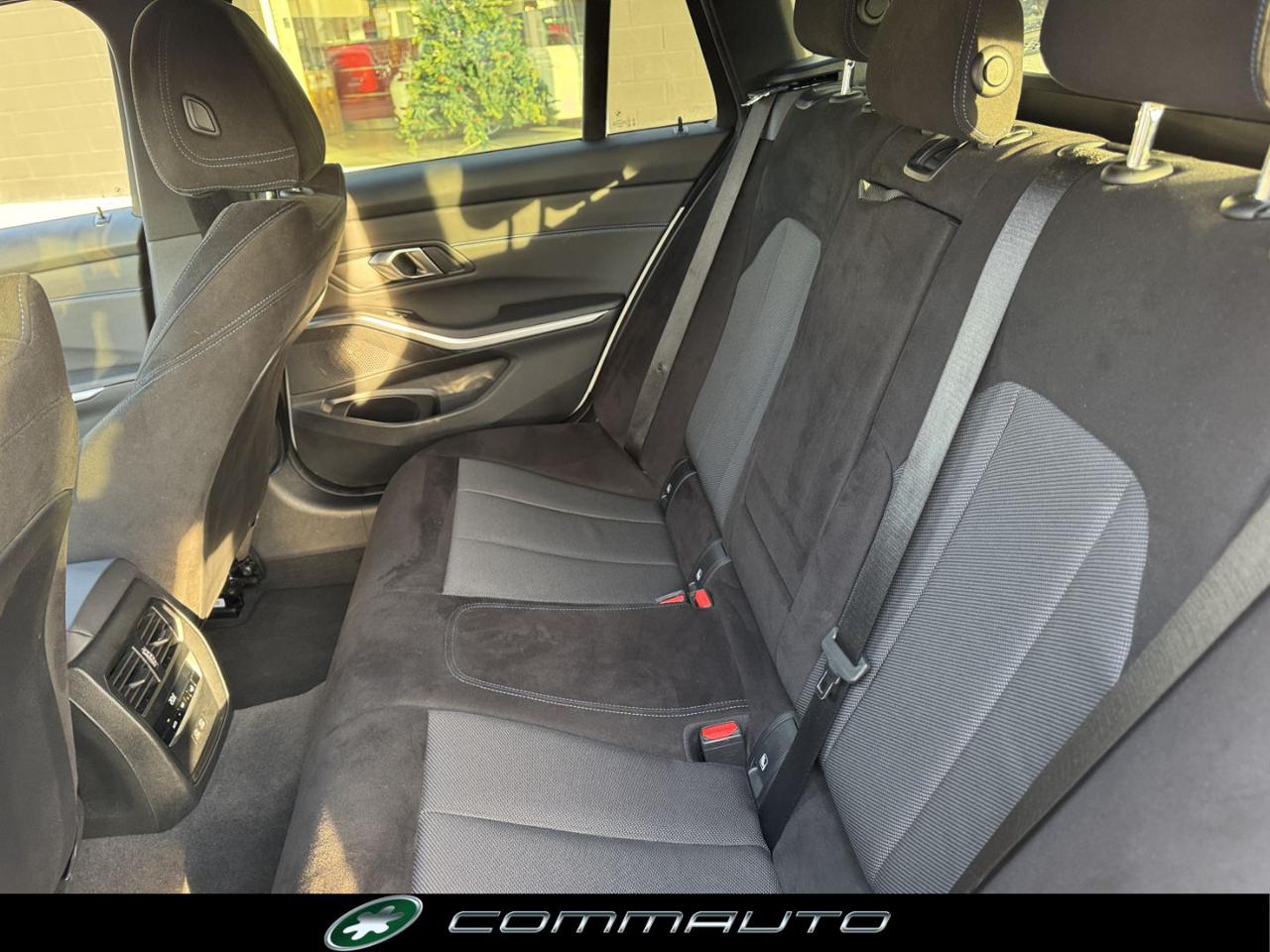 BMW 320 d 48V xDrive Touring Msport - 31