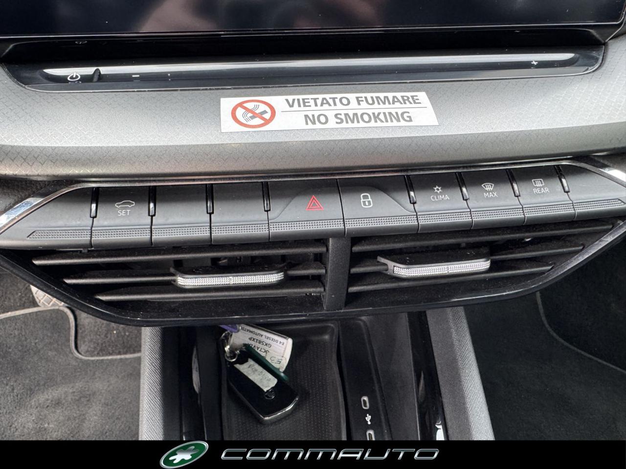 SKODA Octavia 2.0 TDI EVO SCR 150 CV Wagon Executive - 30