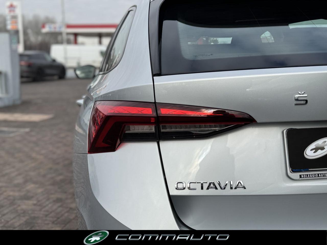 SKODA Octavia 2.0 TDI EVO SCR 150 CV Wagon Executive - 9