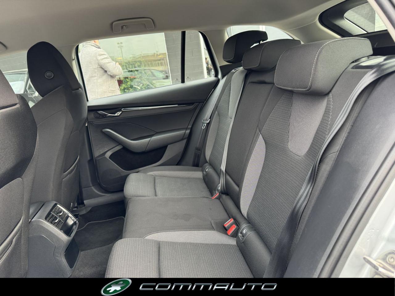 SKODA Octavia 2.0 TDI EVO SCR 150 CV Wagon Executive - 23