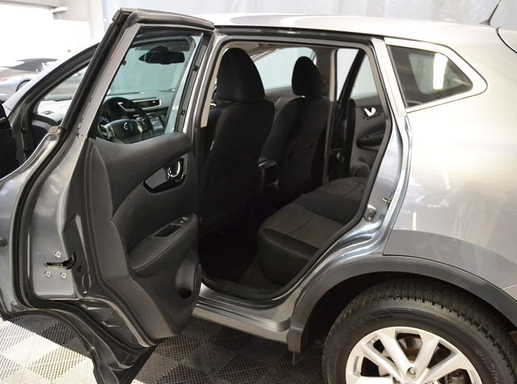 NISSAN Qashqai 1.2 DIG-T Tekna Navigatore Ok Neopatentati - 3