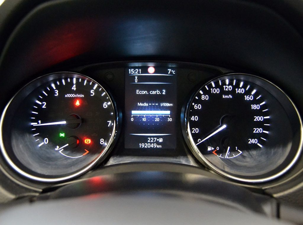 NISSAN Qashqai 1.2 DIG-T Tekna Navigatore Ok Neopatentati - 10