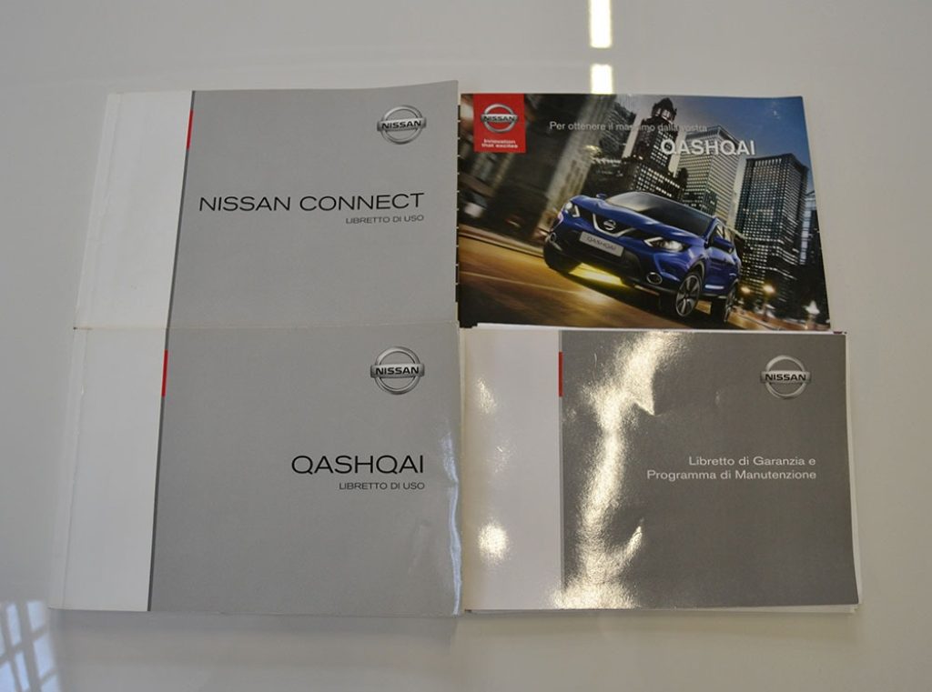 NISSAN Qashqai 1.2 DIG-T Tekna Navigatore Ok Neopatentati - 12